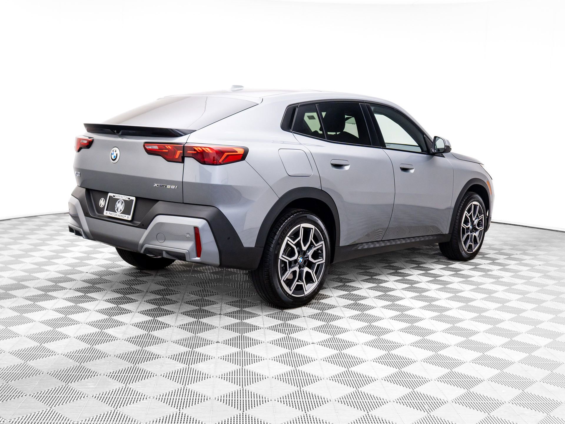 Certified 2025 BMW X2 xDrive28i w/ Premium Package image 5