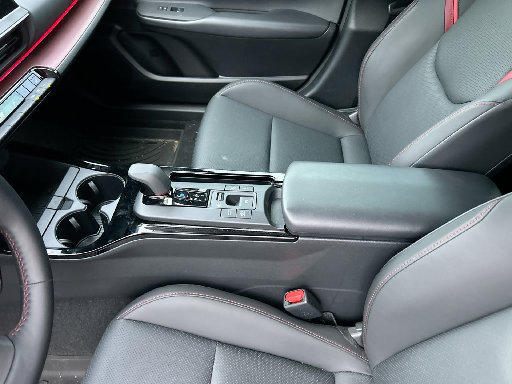 Certified 2025 Toyota Prius Plug-In Hybrid FWD image 29