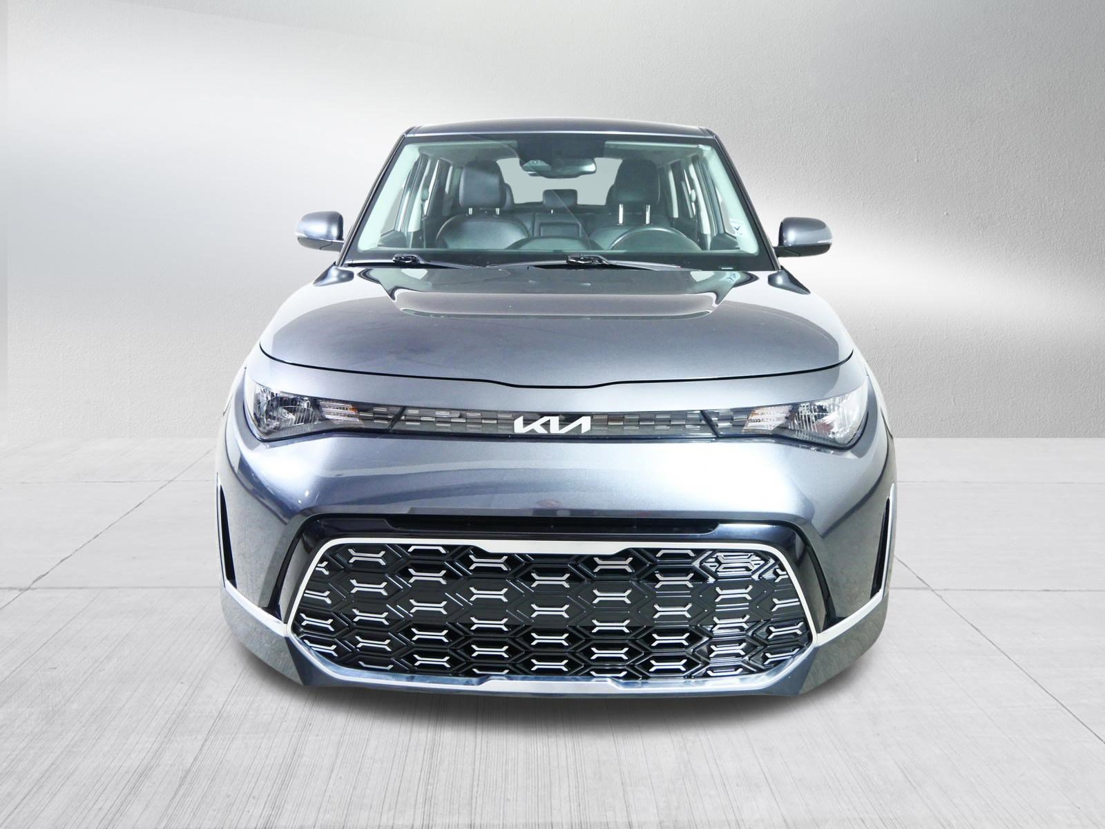 Used 2023 Kia Soul GT-Line FWD image 2