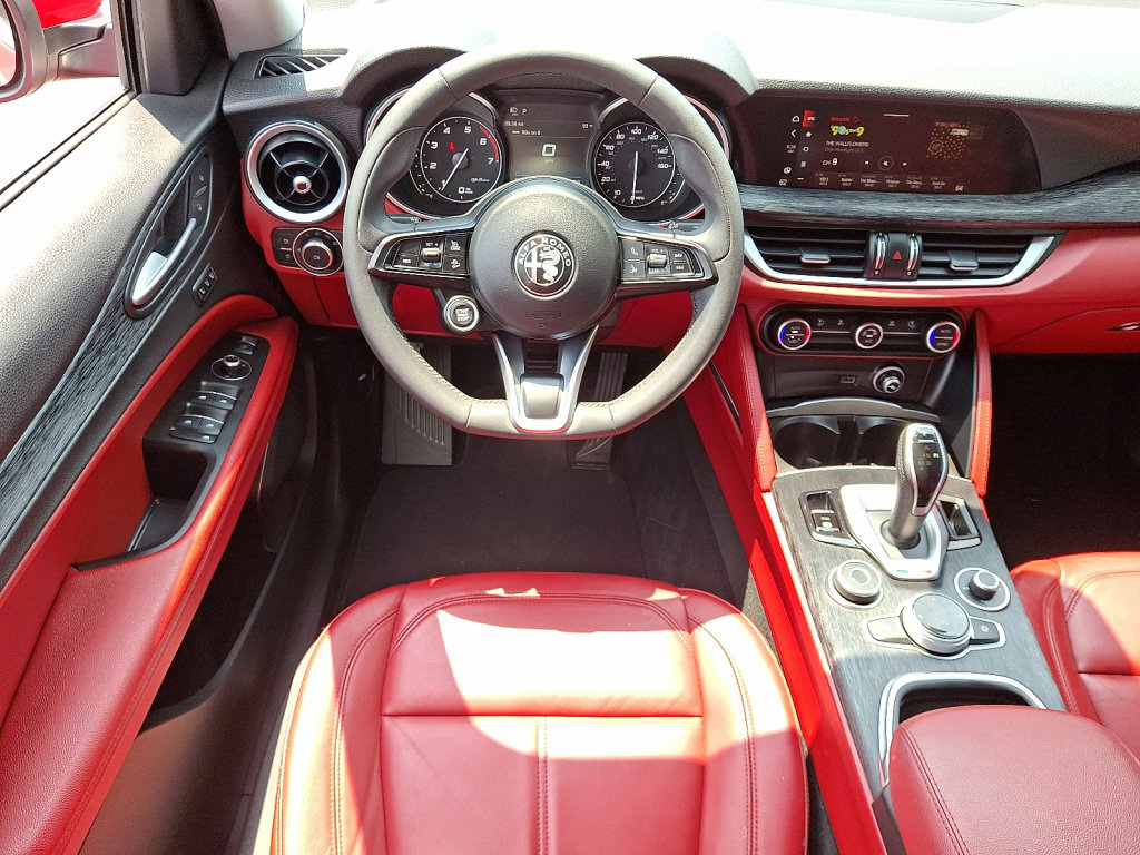 Used 2020 Alfa Romeo Stelvio image 22
