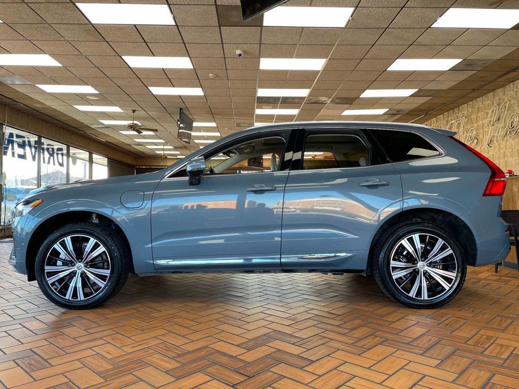Used 2022 Volvo XC60 T8 Inscription image 6