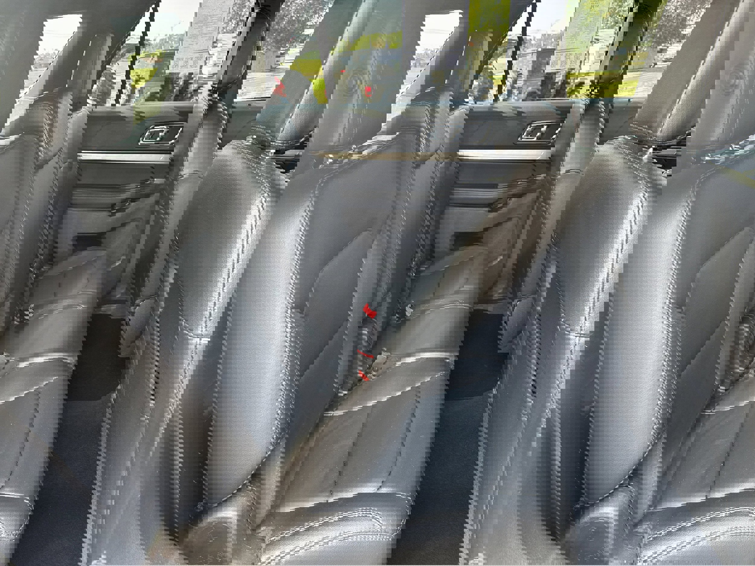 Used 2018 Ford Explorer XLT w/ Equipment Group 202A image 13