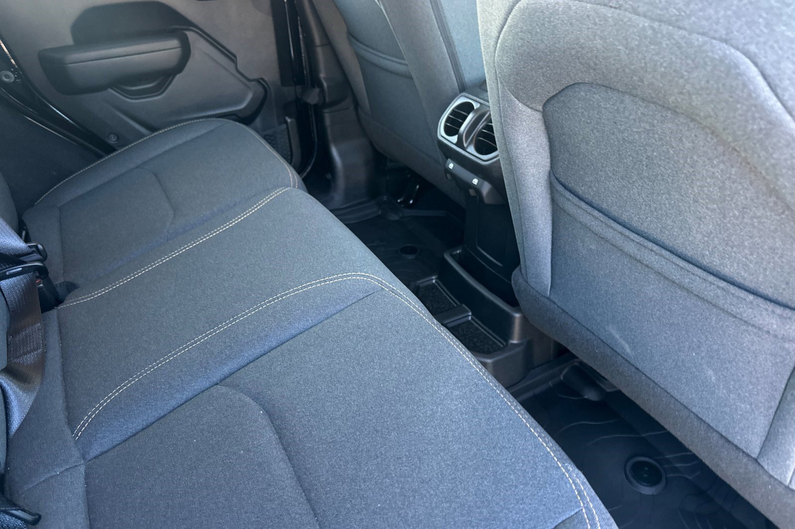 Used 2025 Jeep Wrangler Willys image 29