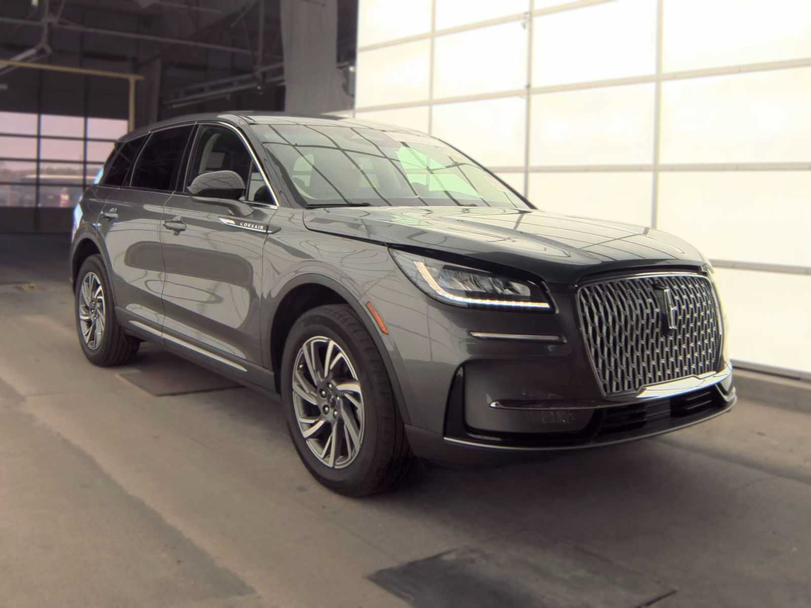 Used 2024 Lincoln Corsair AWD image 11