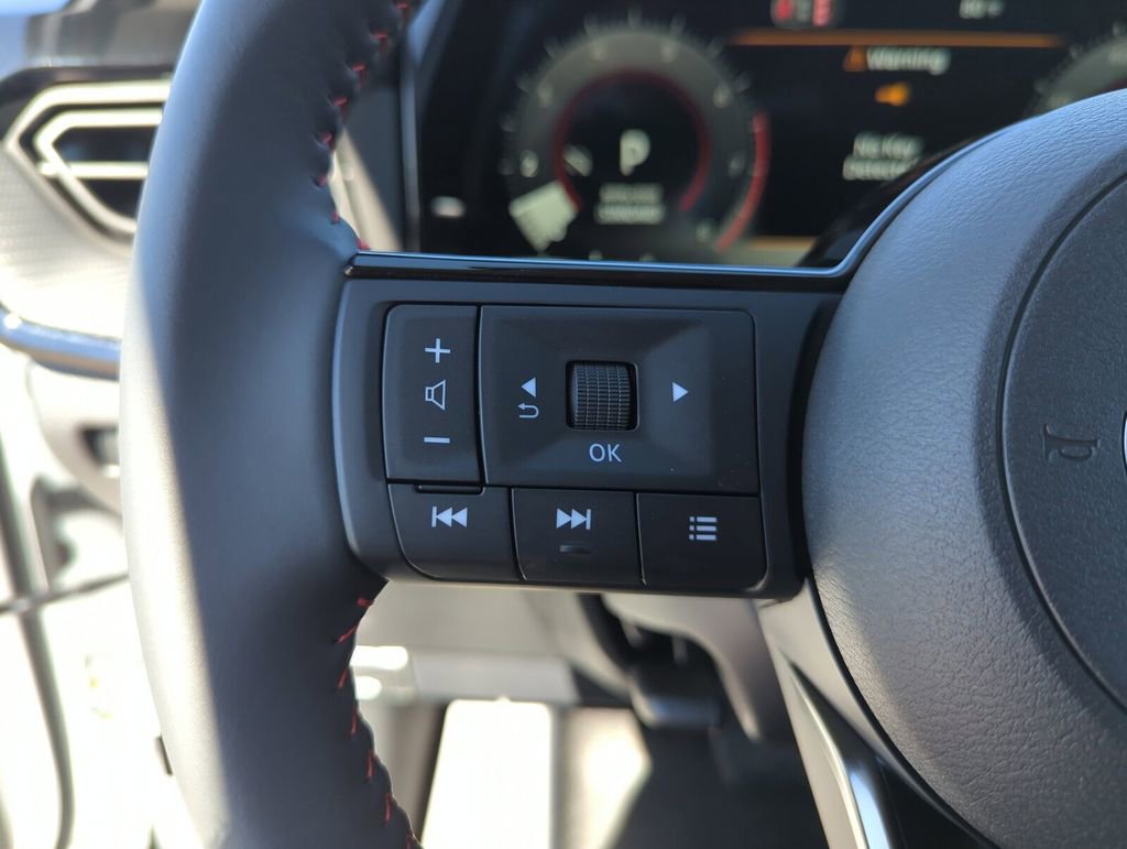 New 2026 Nissan Kicks SR w/ Cold Weather Package FWD image 13
