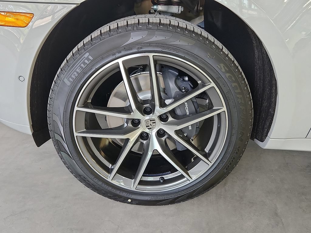 New 2026 Porsche Macan AWD/4WD image 10