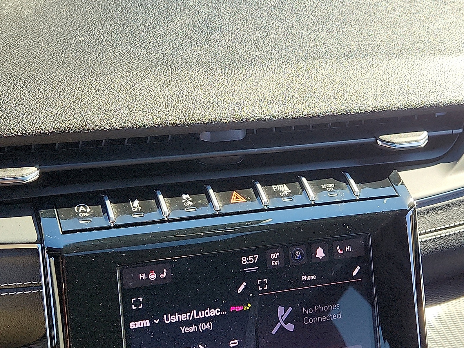 Certified 2025 Jeep Grand Cherokee Altitude image 28