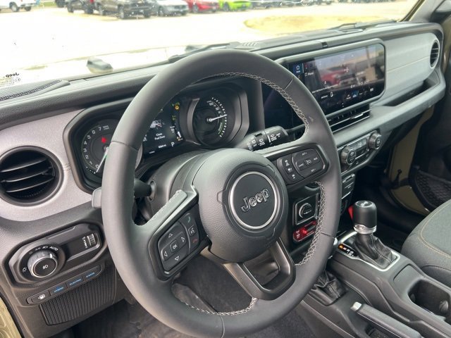 Used 2025 Jeep Wrangler Willys image 7