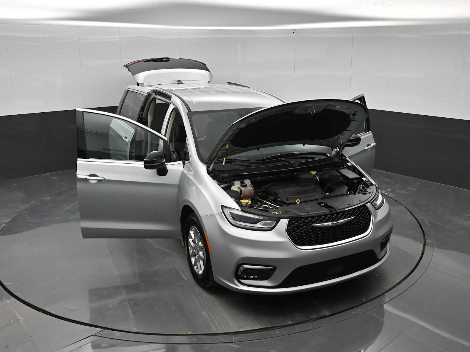 Used 2024 Chrysler Pacifica Touring-L FWD image 46