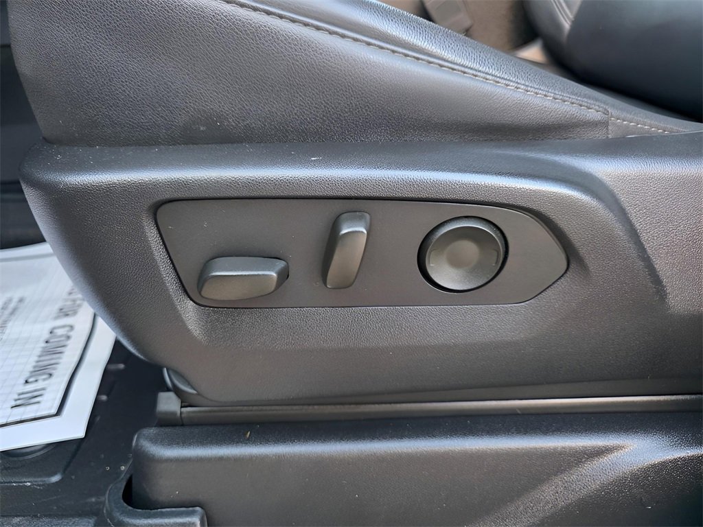 Used 2023 Chevrolet Tahoe Z71 w/ Z71 Off-Road Package image 17