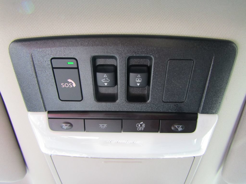 Used 2025 Nissan Pathfinder Platinum w/ Cargo Package AWD/4WD image 34