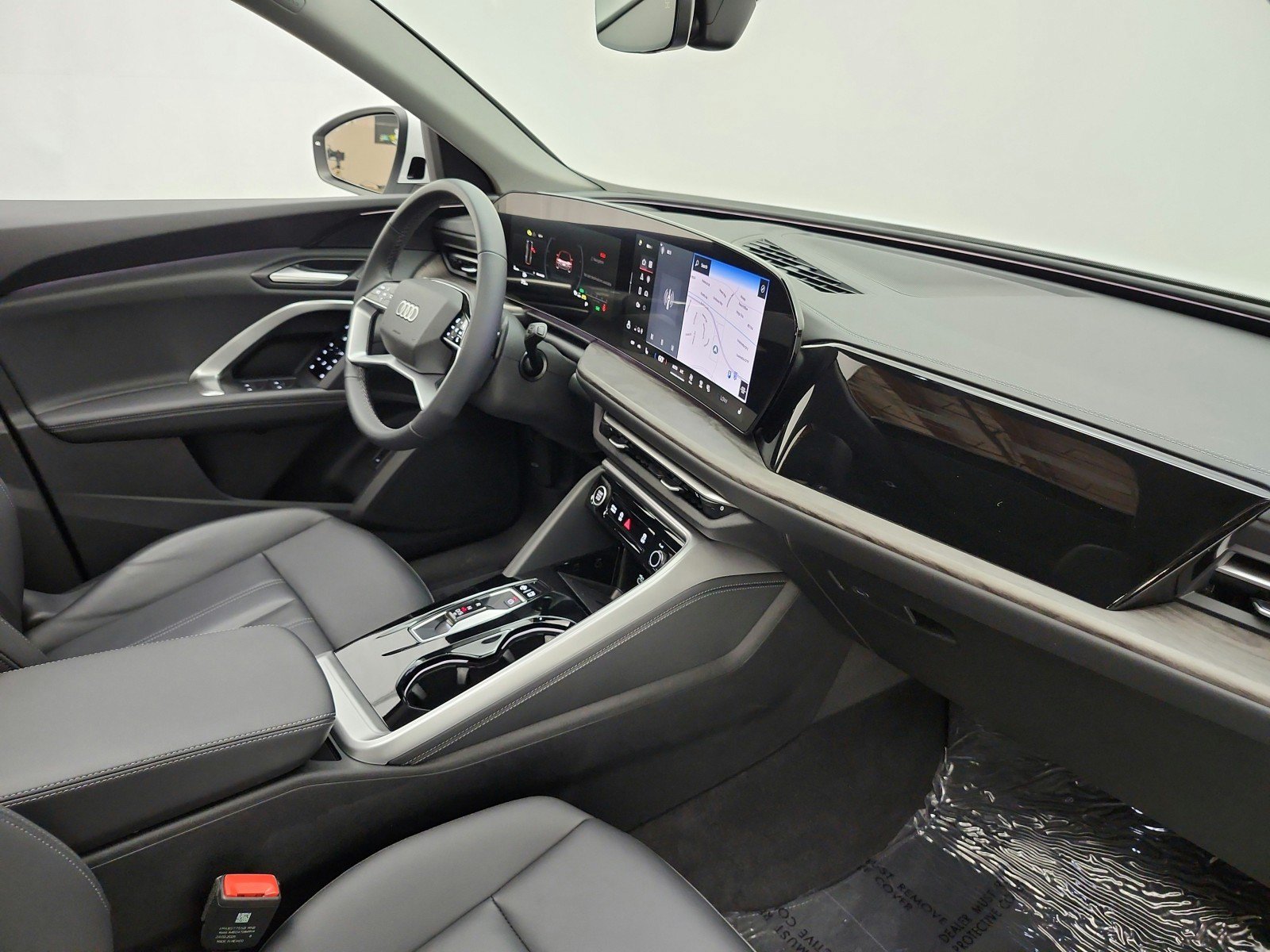 Used 2025 Audi Q5 Premium w/ Convenience Package AWD/4WD image 30