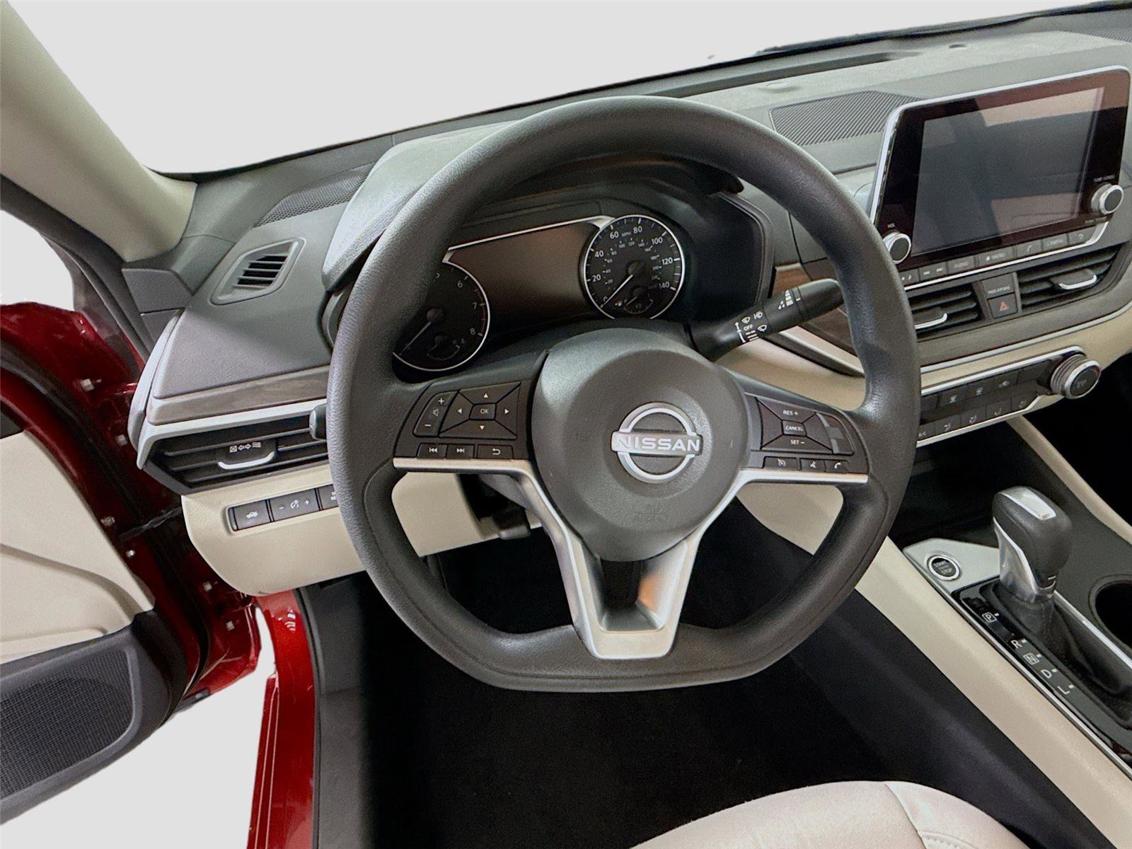 Used 2025 Nissan Altima 2.5 SV FWD image 5