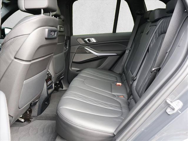 Used 2023 BMW X5 M50i w/ Parking Assistance Package AWD/4WD image 22