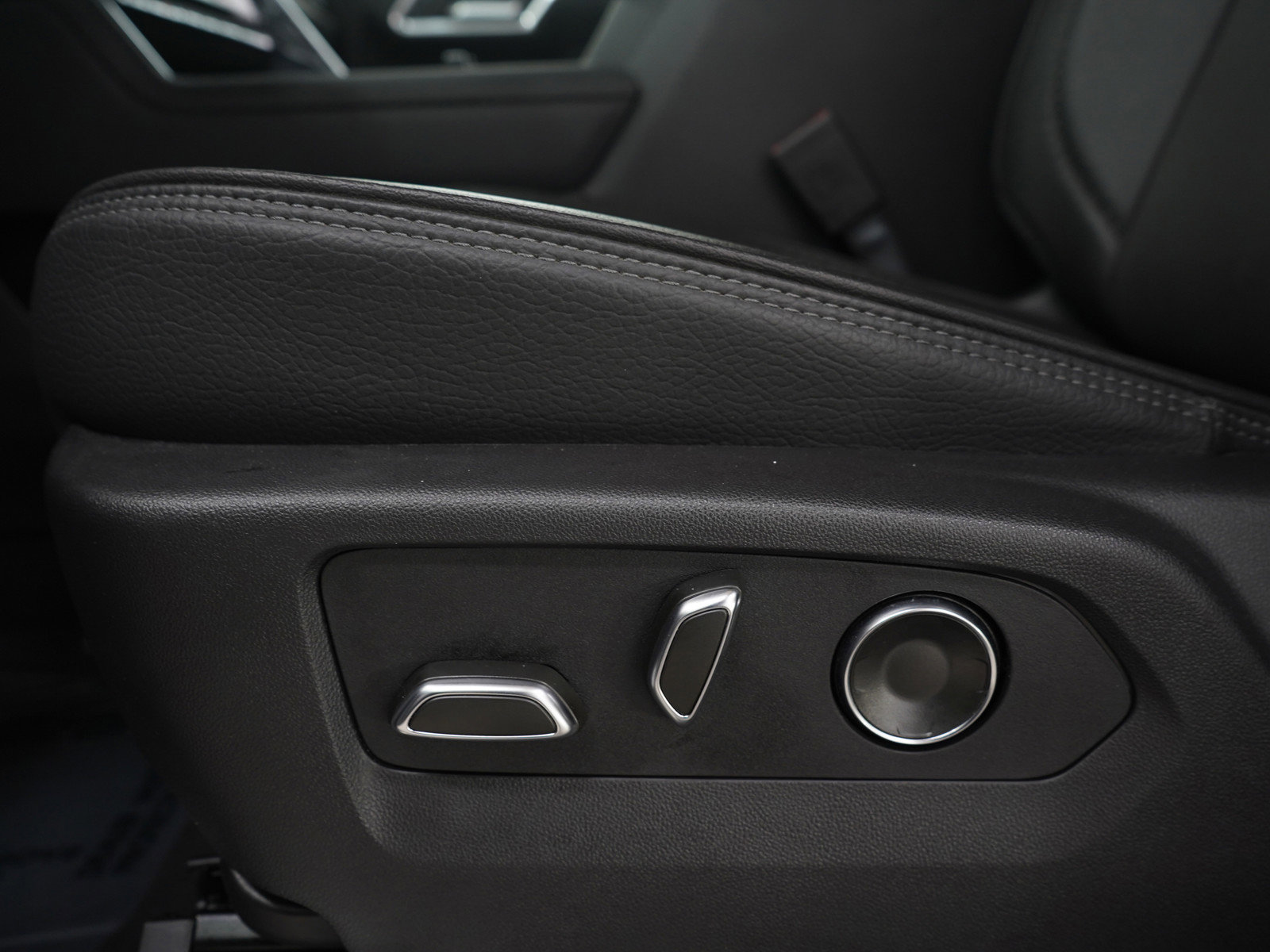 Used 2024 GMC Sierra 2500 Denali w/ Technology Package image 25