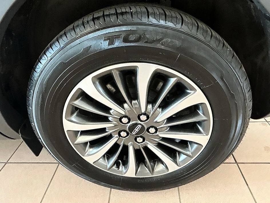 Used 2022 Lincoln Nautilus Reserve AWD/4WD image 37