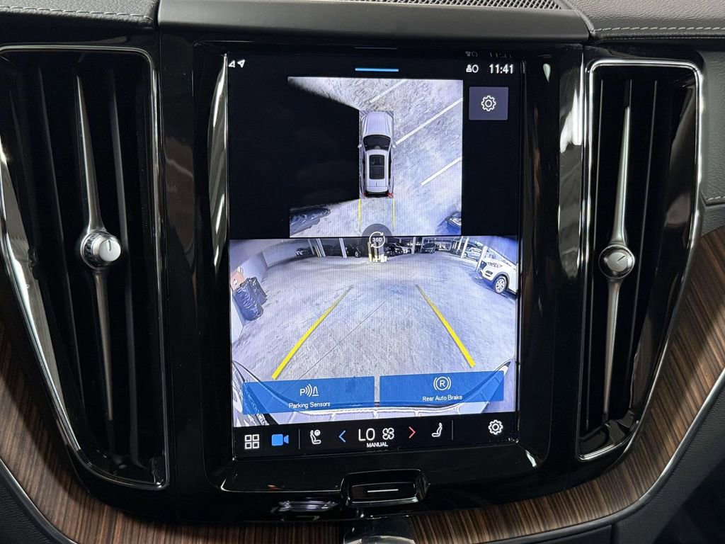 Used 2024 Volvo XC60 T8 Ultimate w/ Climate Package image 7