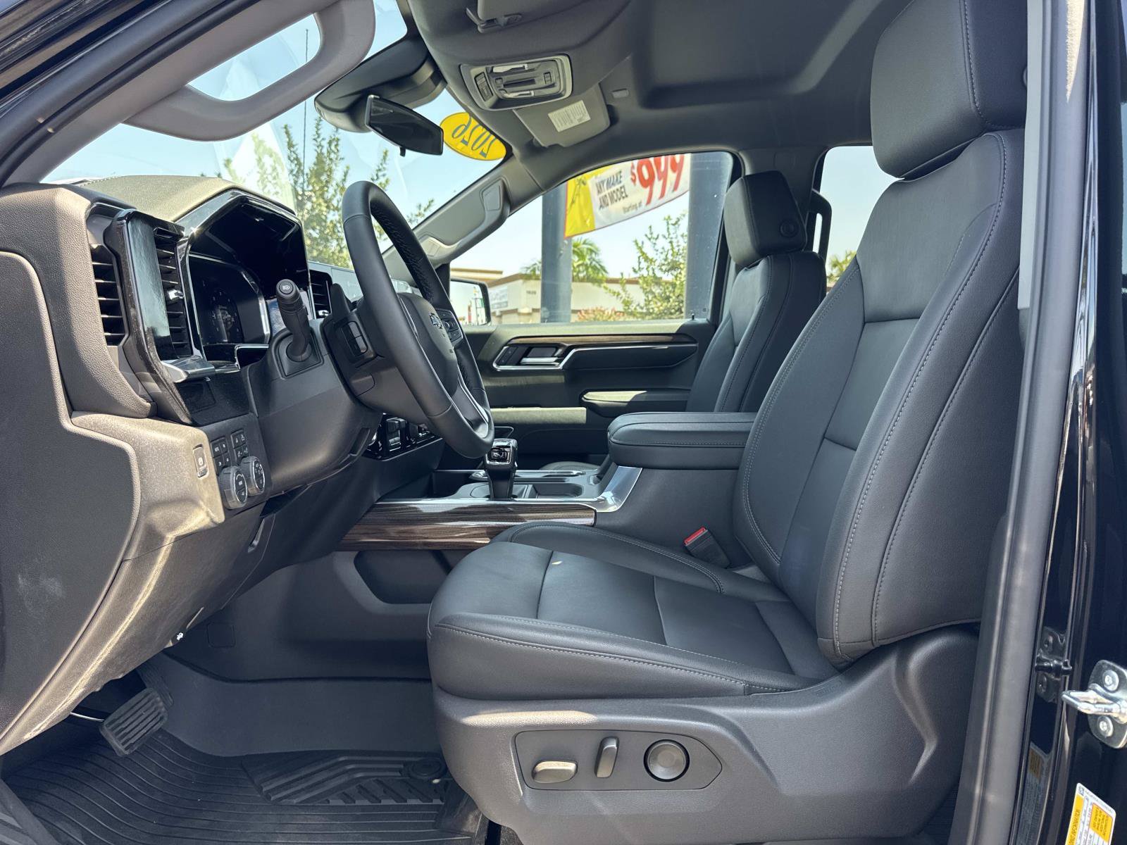 Used 2026 Chevrolet Silverado 1500 LT Trail Boss w/ LT Trail Boss Premium Package AWD/4WD image 22