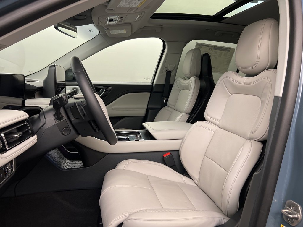 Used 2025 Lincoln Aviator Reserve w/ Equipment Group 201A image 26