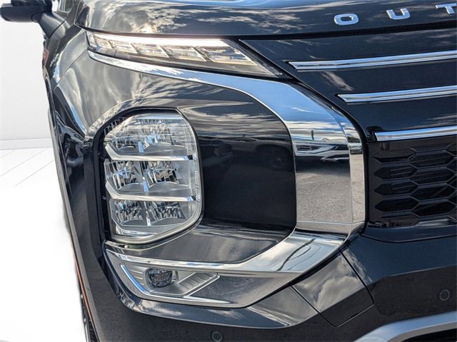 New 2025 Mitsubishi Outlander SE image 10