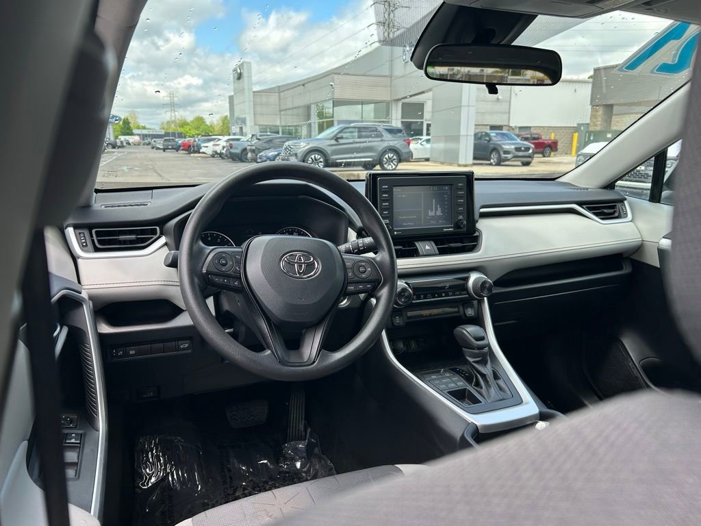 Used 2021 Toyota RAV4 XLE w/ Convenience Package AWD/4WD image 14