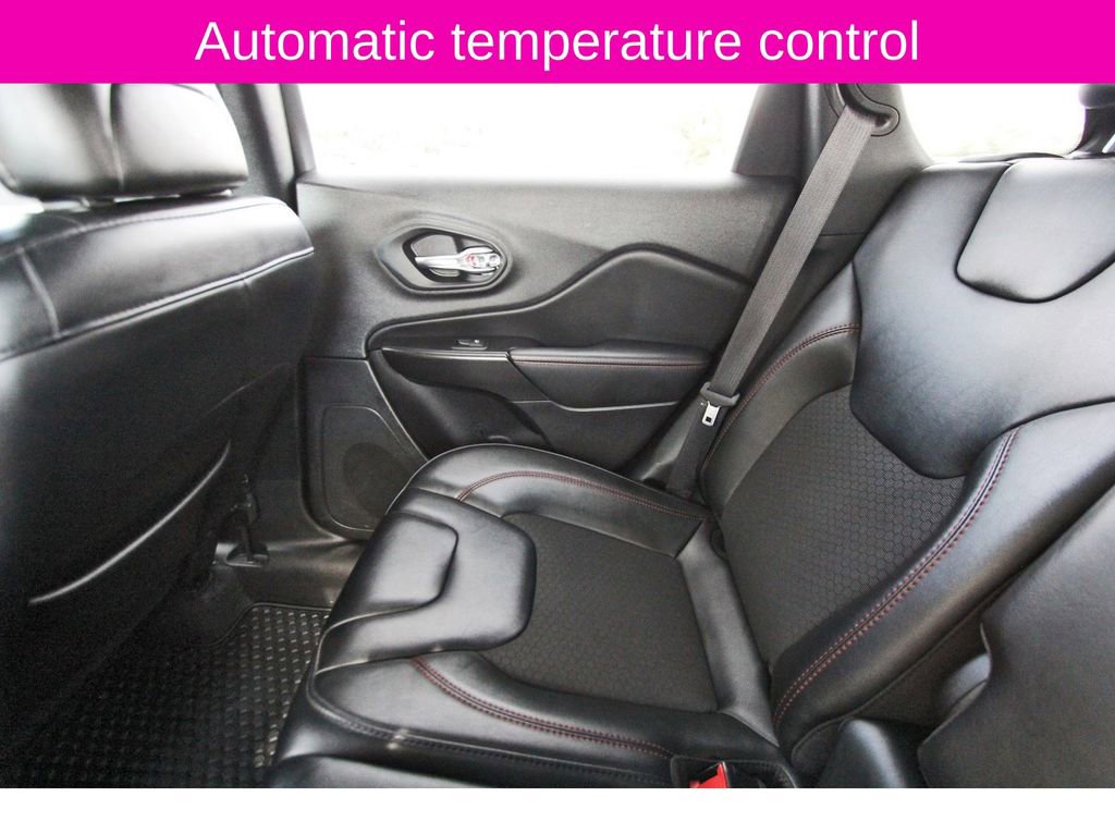 Used 2022 Jeep Cherokee Trailhawk w/ Trailer Tow Group image 12