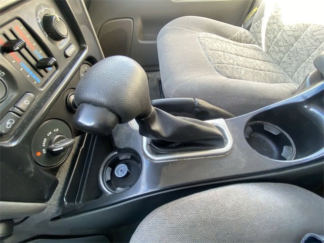 Used 2003 GMC Envoy SLE w/ Skid Plate Package image 18