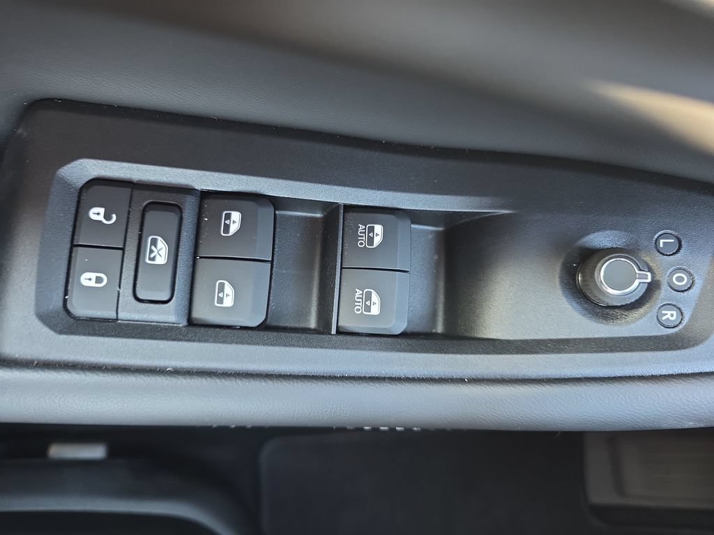 New 2026 Jeep Grand Cherokee Altitude AWD/4WD image 28
