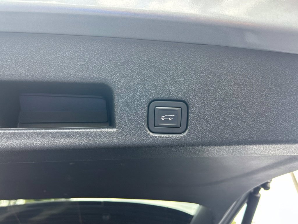 Used 2024 Chevrolet Traverse LT AWD/4WD image 32