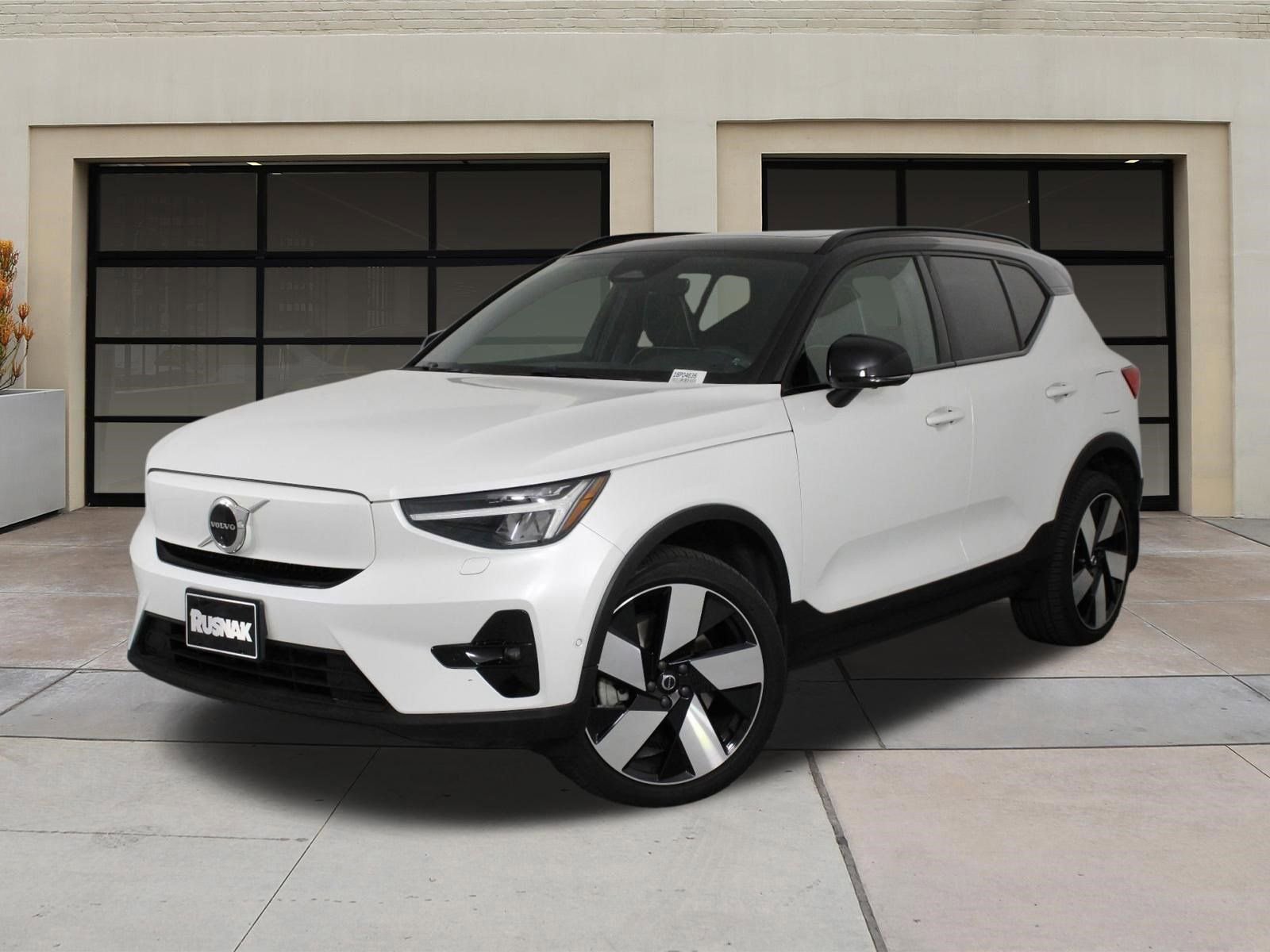Used 2023 Volvo XC40 Recharge Ultimate w/ Protection Package Premier AWD/4WD image 4