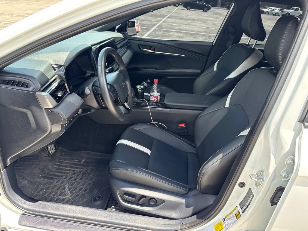 Used 2025 Toyota Camry SE FWD image 10
