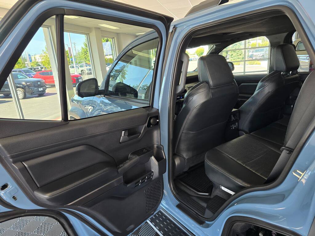Certified 2025 Toyota 4Runner TRD Off-Road Premium AWD/4WD image 36