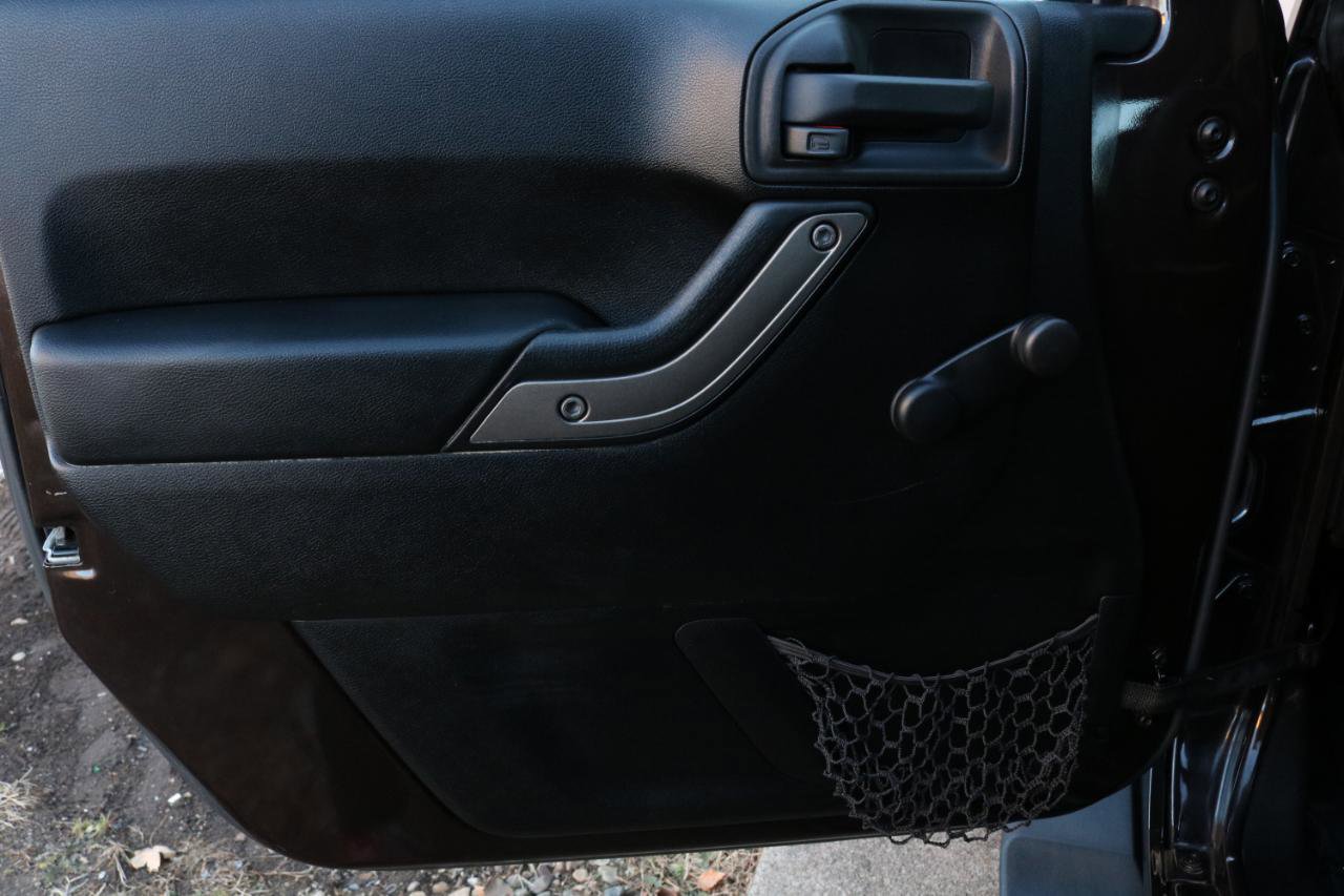 Used 2013 Jeep Wrangler Unlimited Sport image 16