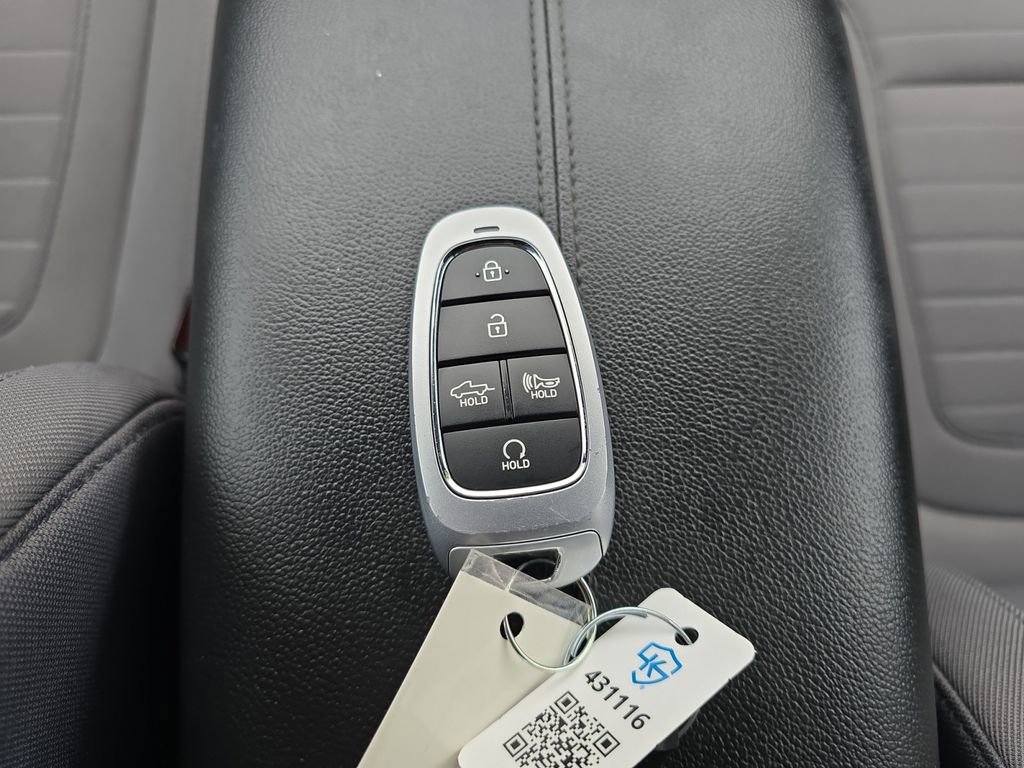 Used 2022 Hyundai Santa Cruz SEL w/ Activity Package image 12