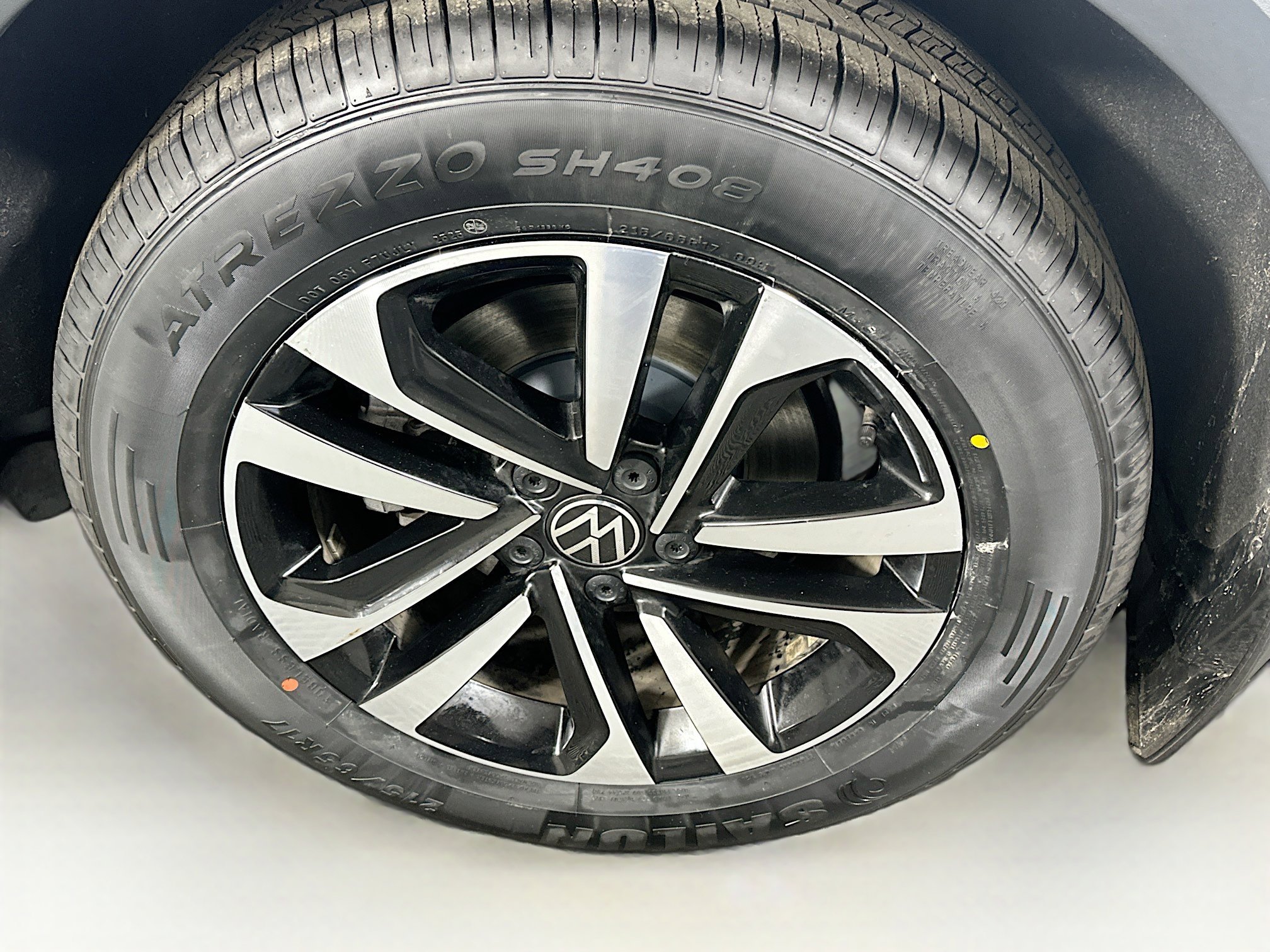 Used 2024 Volkswagen Tiguan S image 11