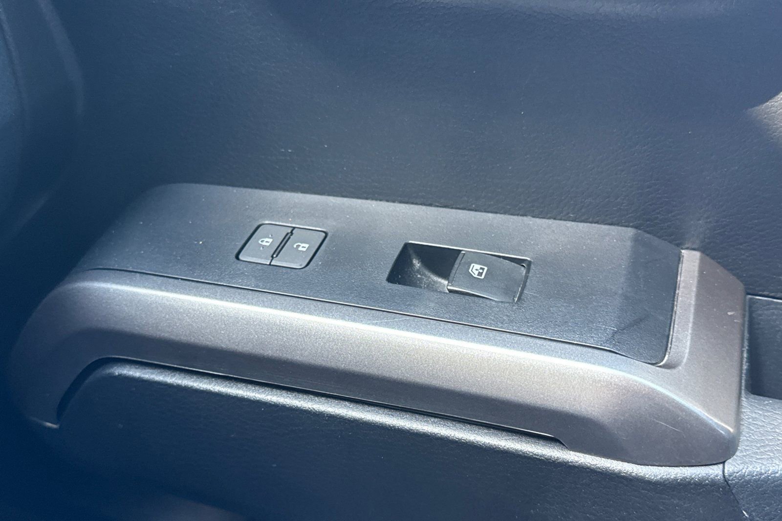 Used 2021 Toyota Tacoma SR5 w/ Trail Edition image 22