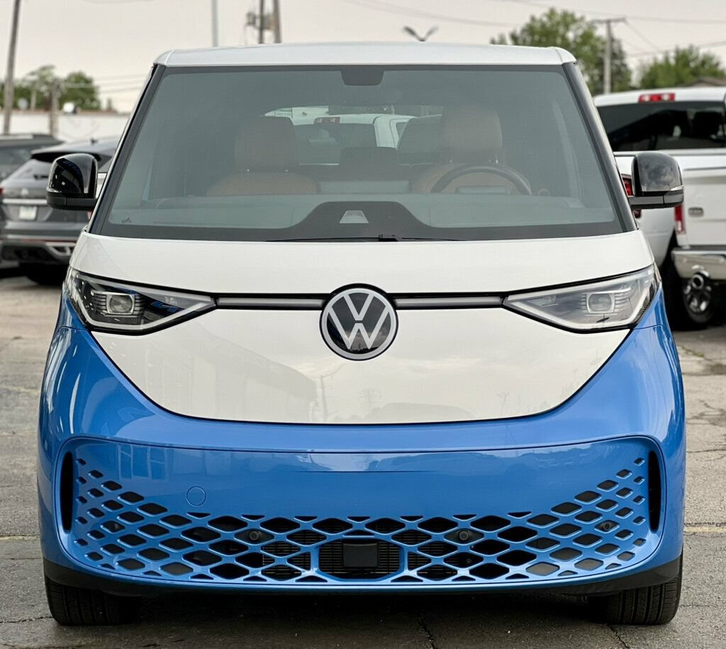 Used 2025 Volkswagen ID. Buzz Pro S RWD image 42