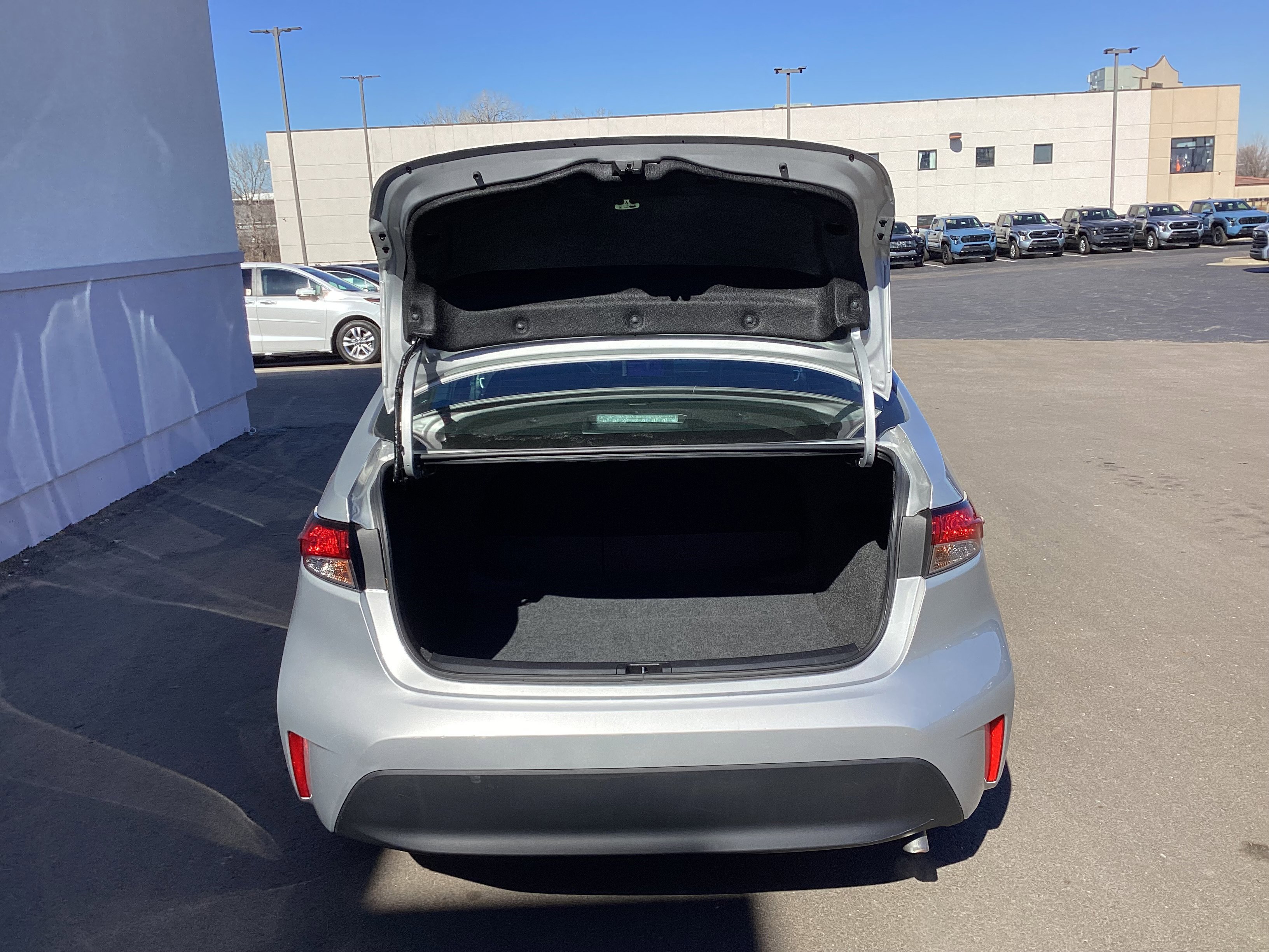 Certified 2025 Toyota Corolla LE image 8