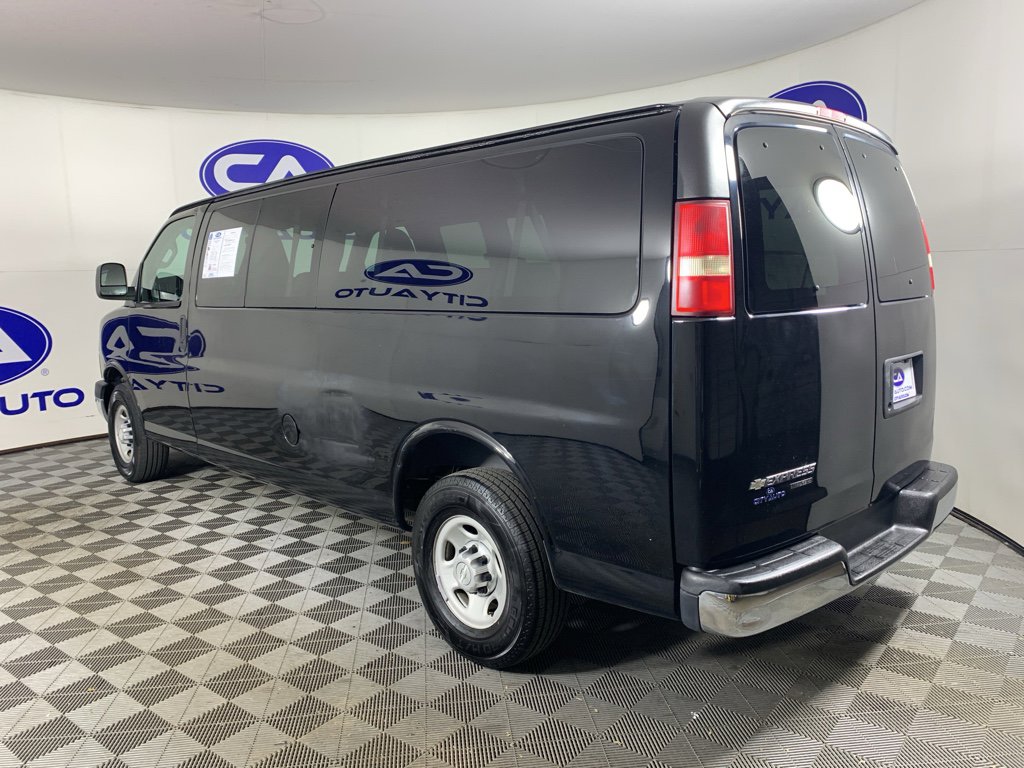 Used 2016 Chevrolet Express 3500 LS w/ Chrome Appearance Package image 5