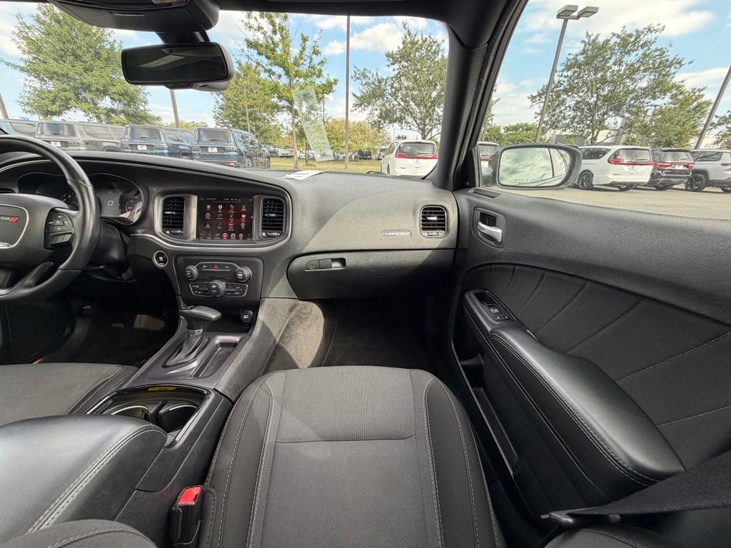 Used 2016 Dodge Charger SXT w/ Blacktop Package RWD image 20