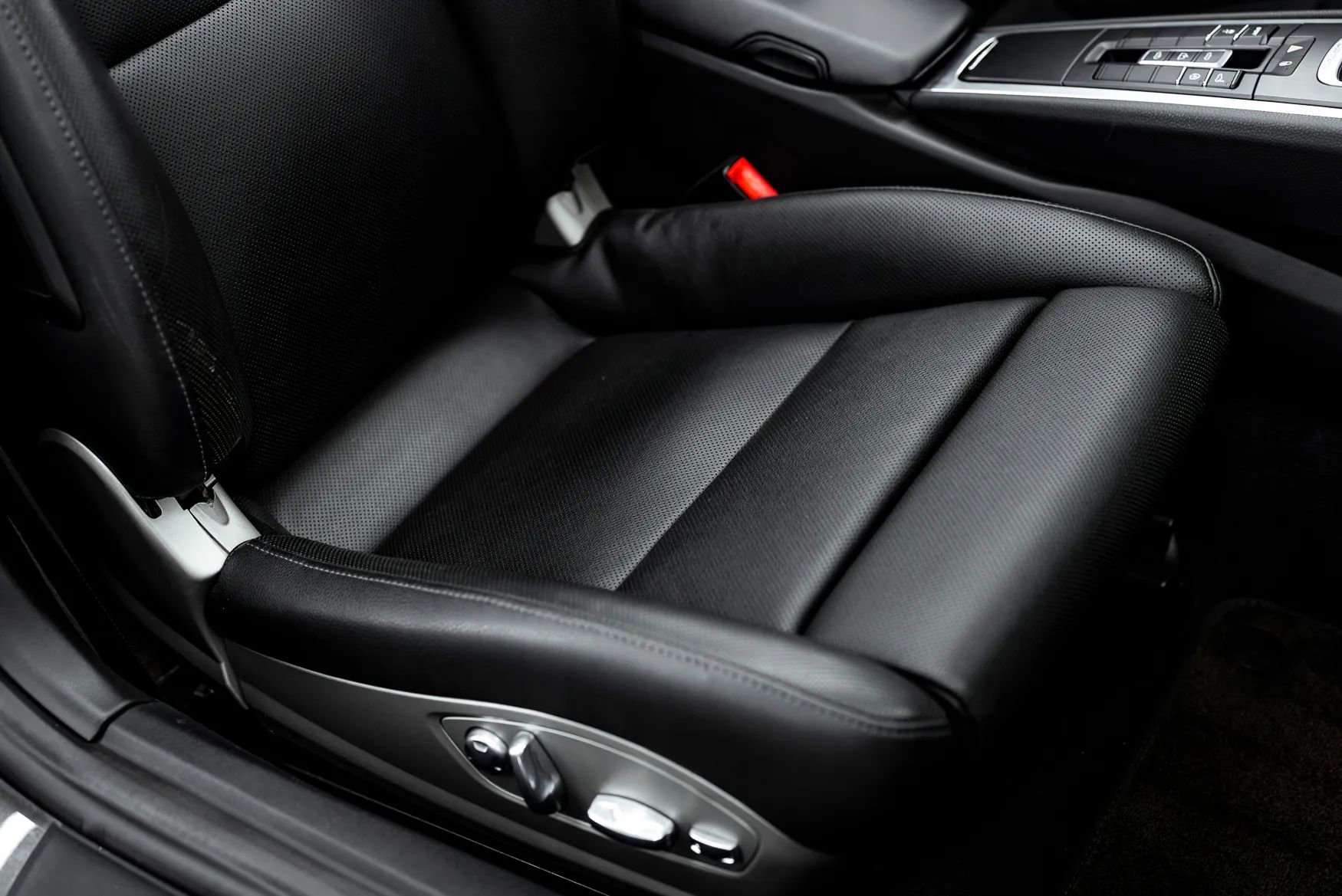 Used 2014 Porsche 911 Carrera image 30