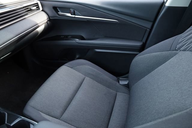 Used 2025 Toyota Camry LE image 9