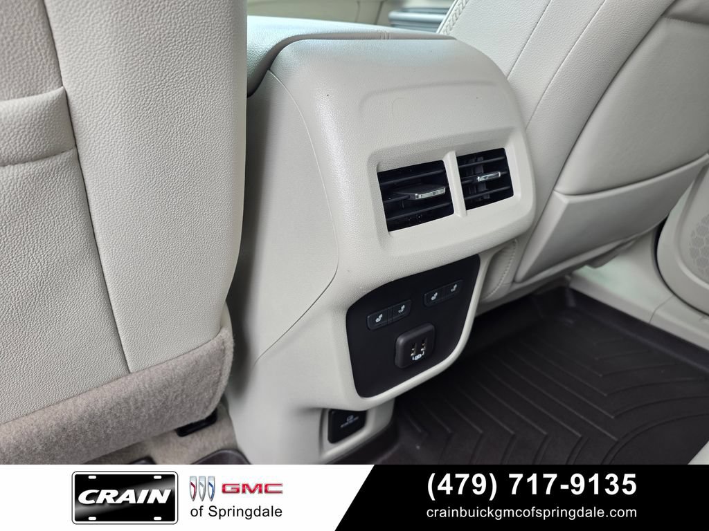 Used 2024 GMC Terrain Denali w/ Denali Premium Package AWD/4WD image 26