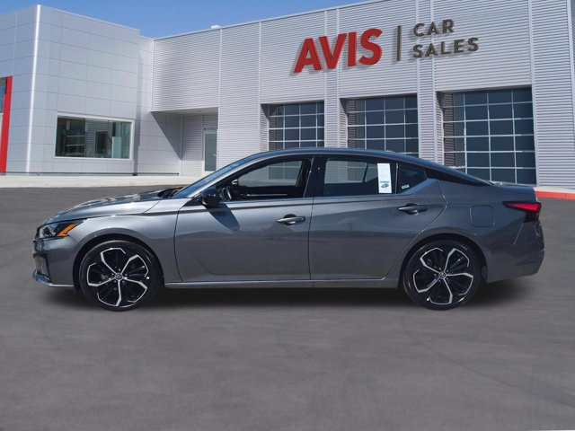 Used 2025 Nissan Altima 2.5 SR FWD image 9