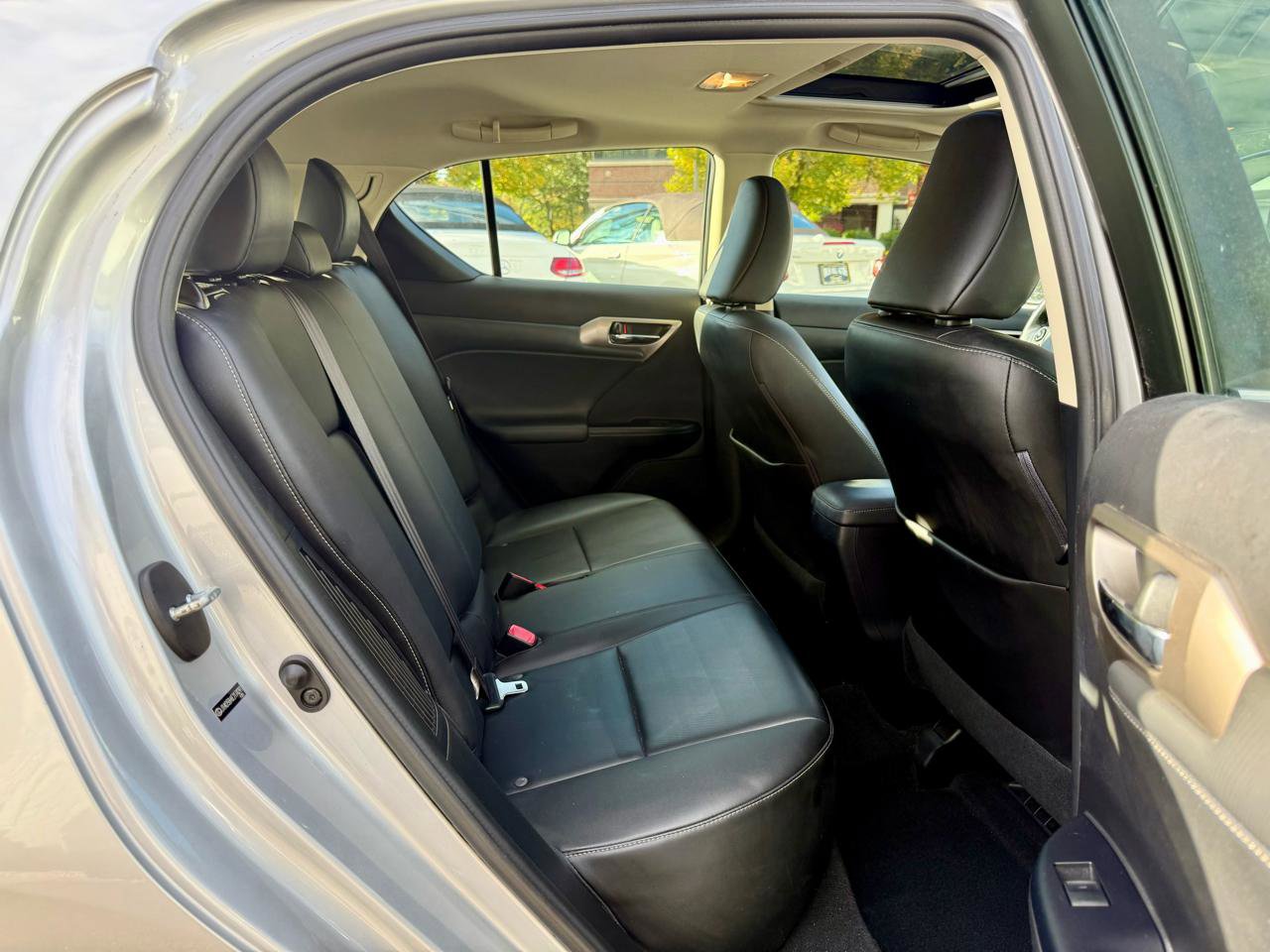Used 2014 Lexus CT 200h FWD image 21