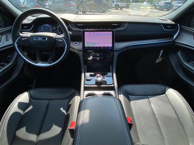 Used 2025 Jeep Grand Cherokee L Limited w/ Luxury Tech Group II AWD/4WD image 27