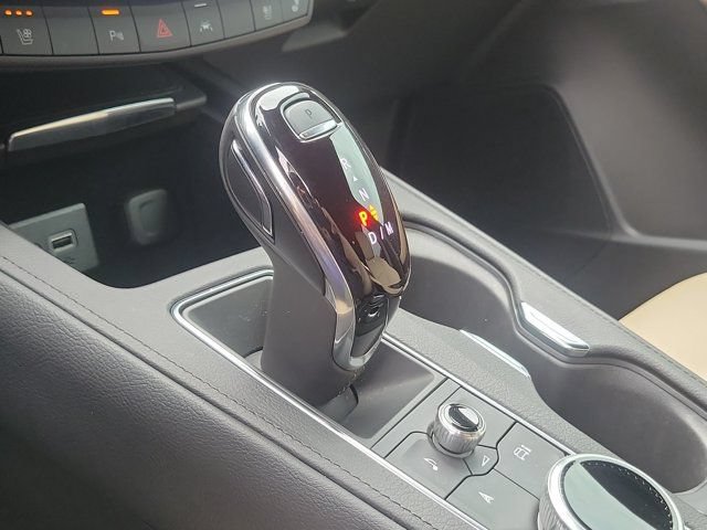 Used 2025 Cadillac XT4 Premium Luxury FWD image 12