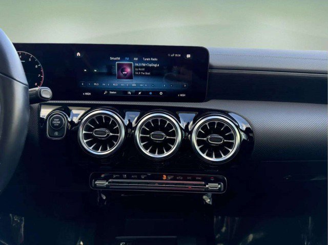 Used 2023 Mercedes-Benz CLA 250 4MATIC image 24