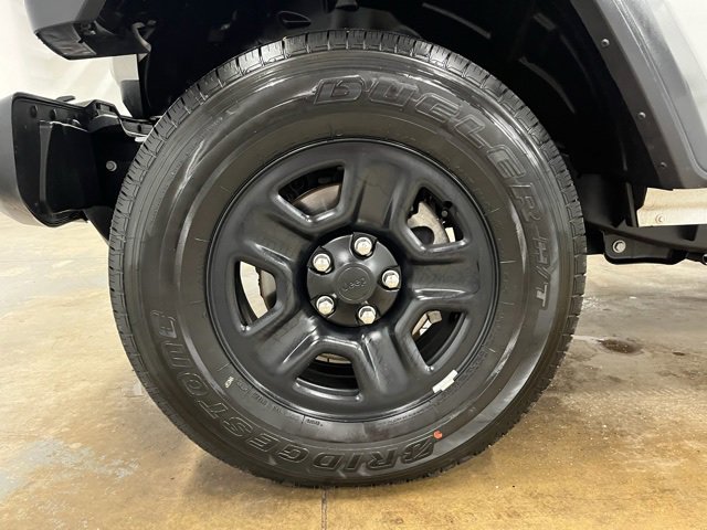 Used 2024 Jeep Gladiator Sport image 8