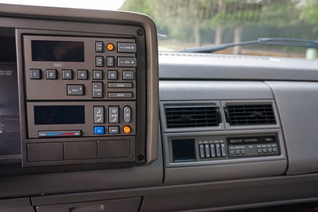 Used 1992 Chevrolet Silverado 1500 4x4 Regular Cab image 15